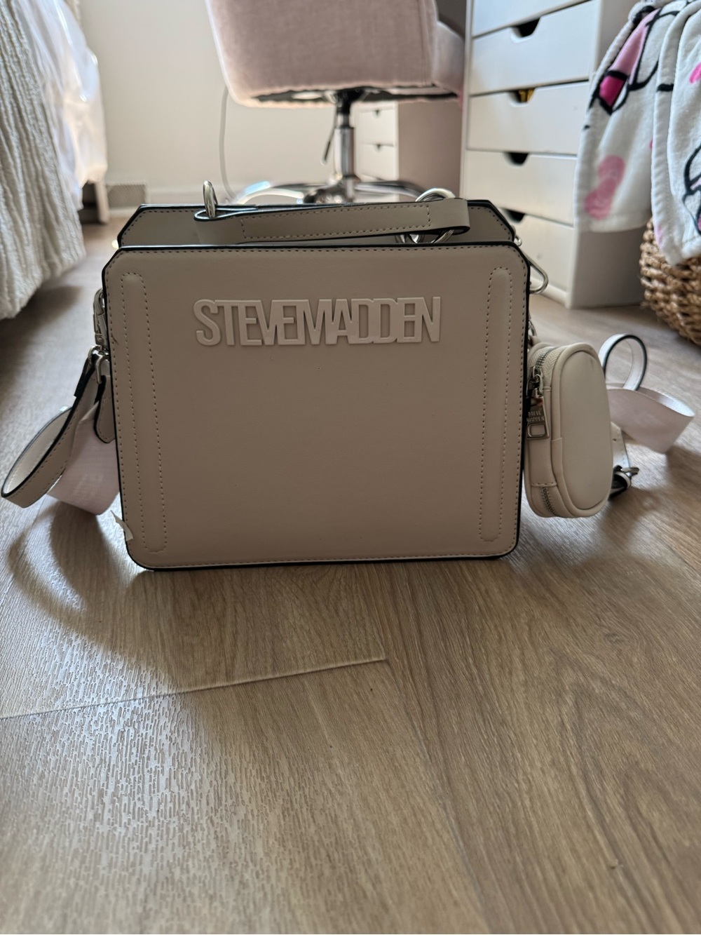 Steve Madden Evelyn Bag Beige/Cream Box Crossbody with Mini Pouch